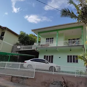 casa-aconchegante-em-estilo-rstico.santa-catarina-brasil.com/